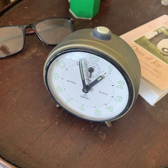 Vintage PETER Germany Alarm clock Silent Variant - Tested Alarm works too - Picture 10 of 11